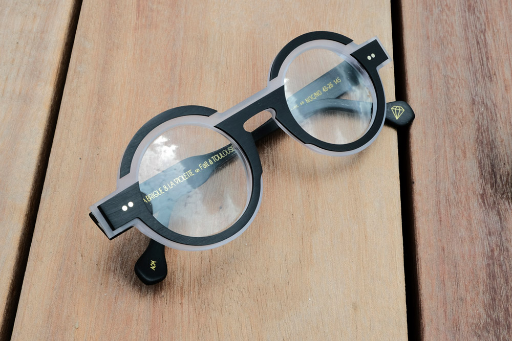 La Brique et la Violette